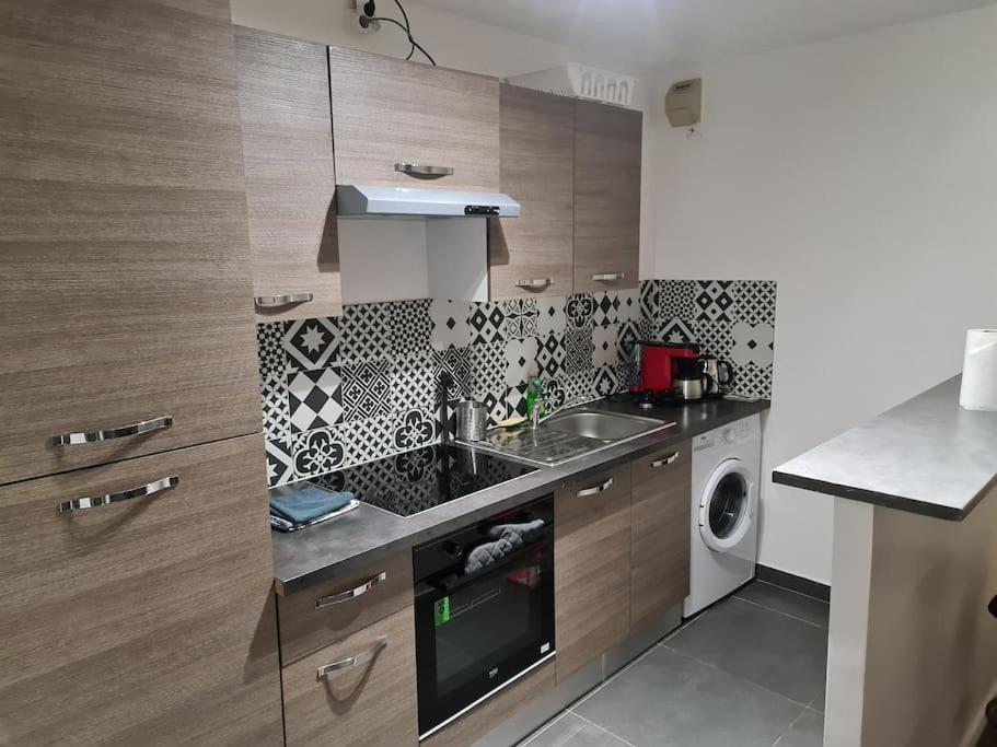 Le Jules Val - Studio Cosy En Residence + Parking + Wi-Fi Evry-Gregy-sur-Yerre Bagian luar foto
