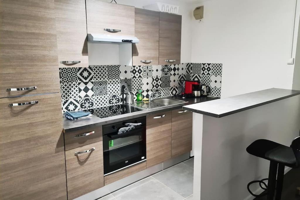 Le Jules Val - Studio Cosy En Residence + Parking + Wi-Fi Evry-Gregy-sur-Yerre Bagian luar foto